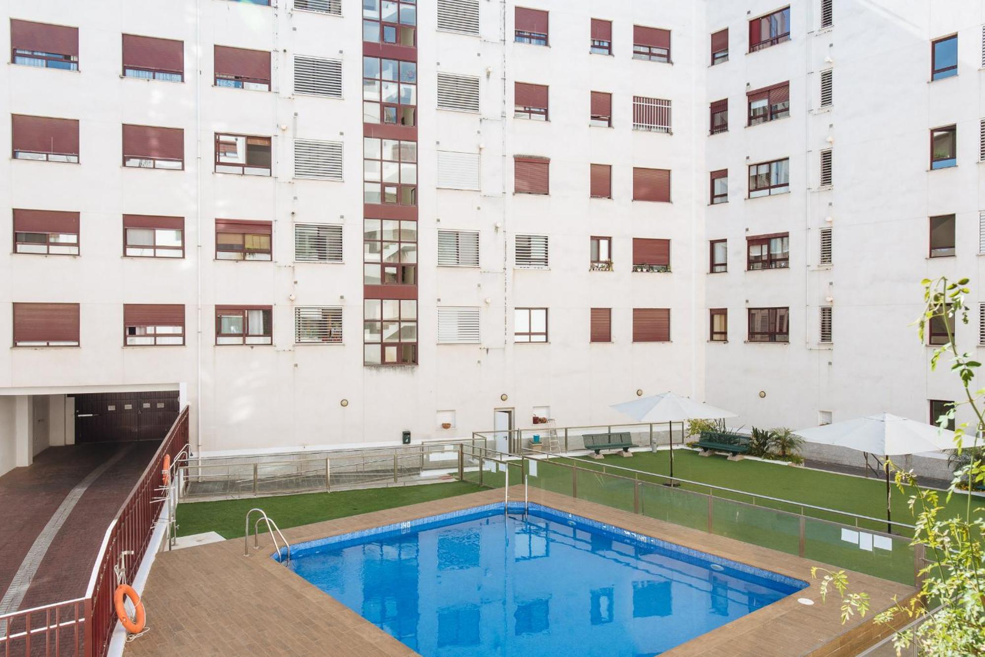 San Bernardo Home Free Parking, Seville